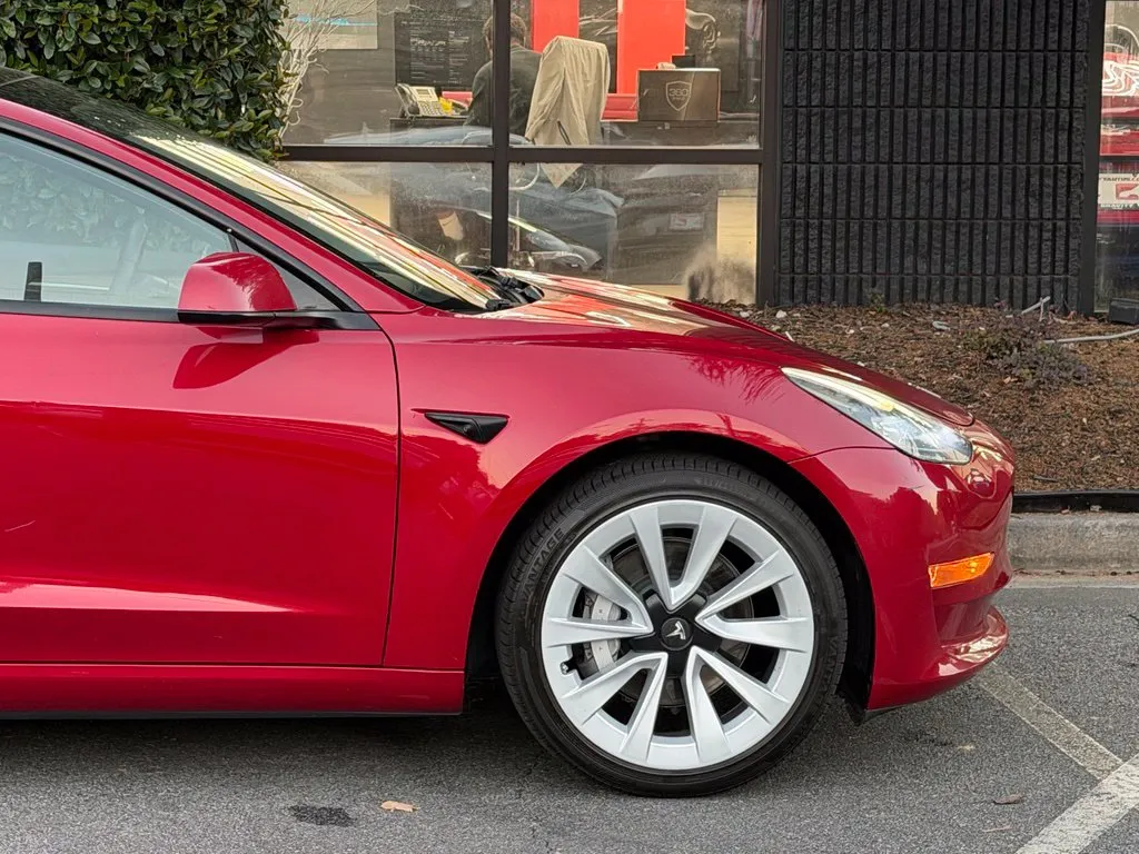 Tesla Model 3 photo 23