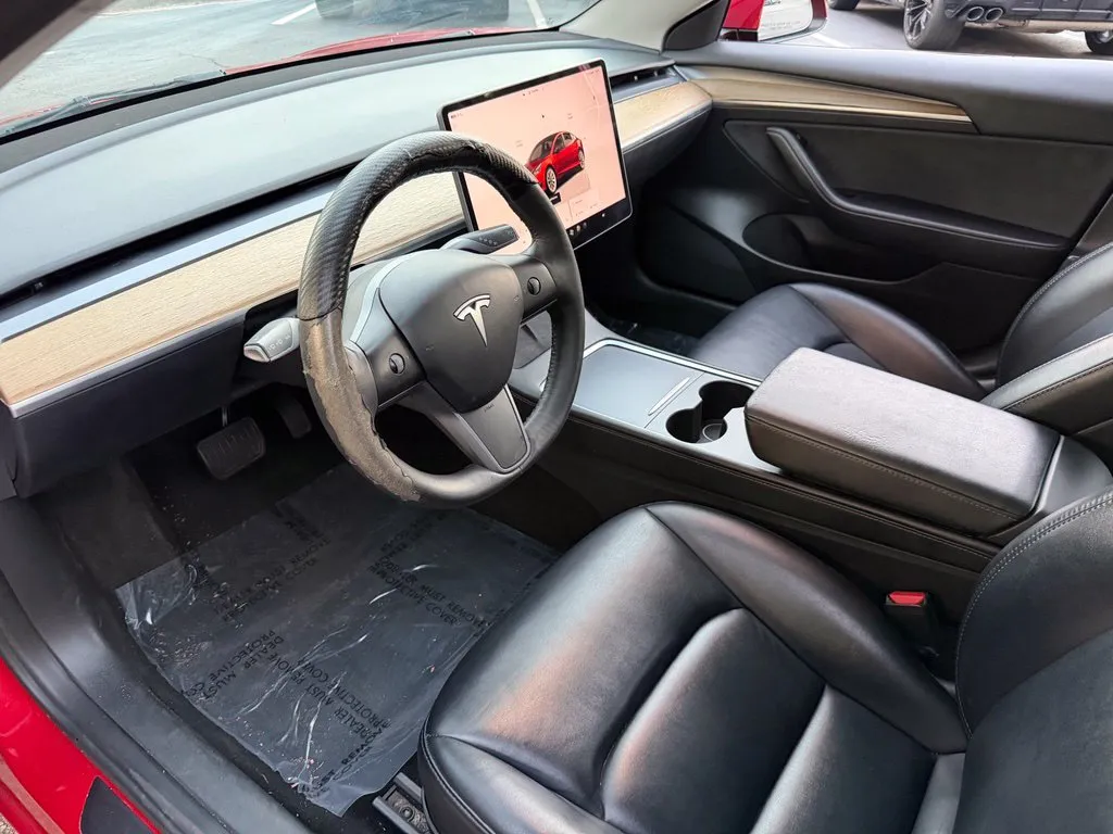 Tesla Model 3 photo 24