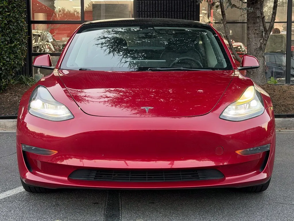 Tesla Model 3 photo 4