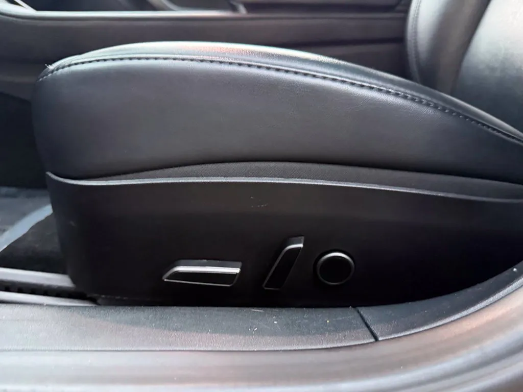 Tesla Model 3 photo 27