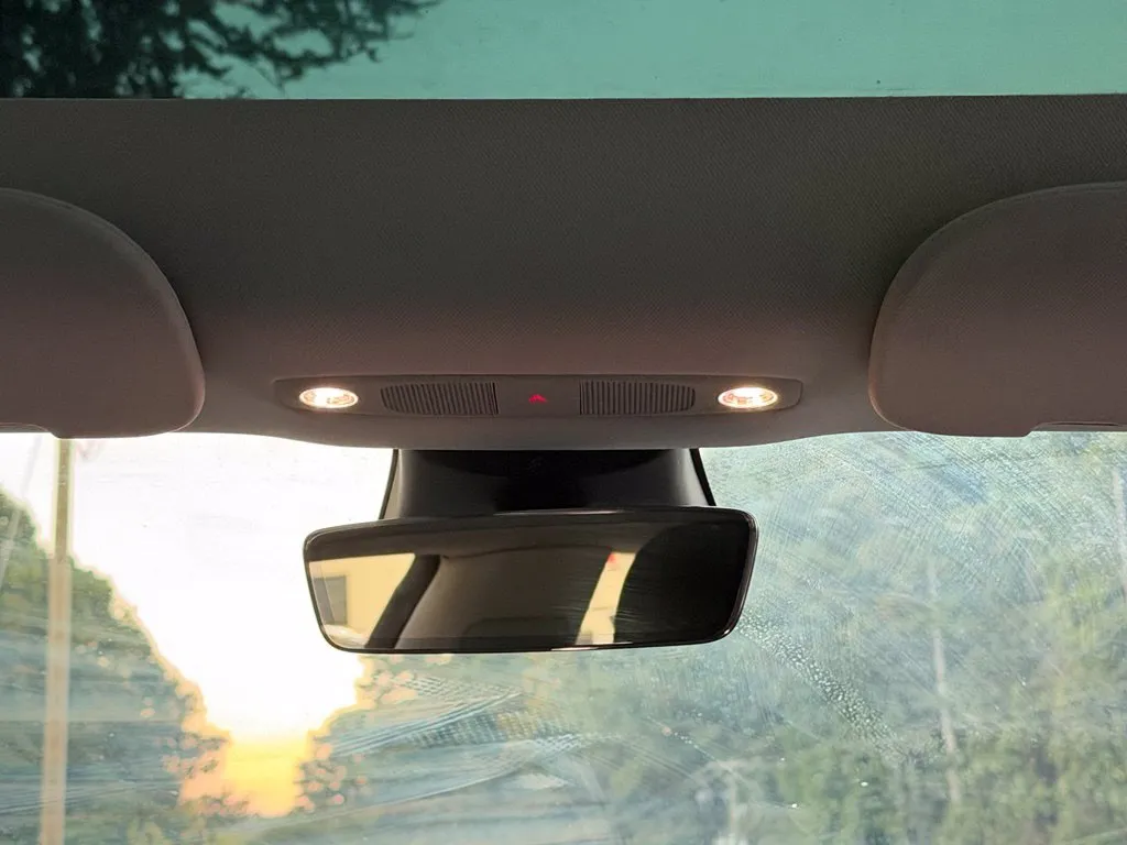 Tesla Model 3 photo 48