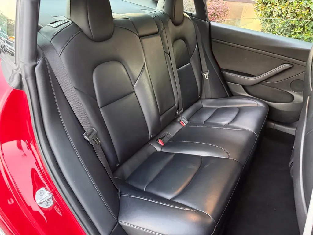 Tesla Model 3 photo 39