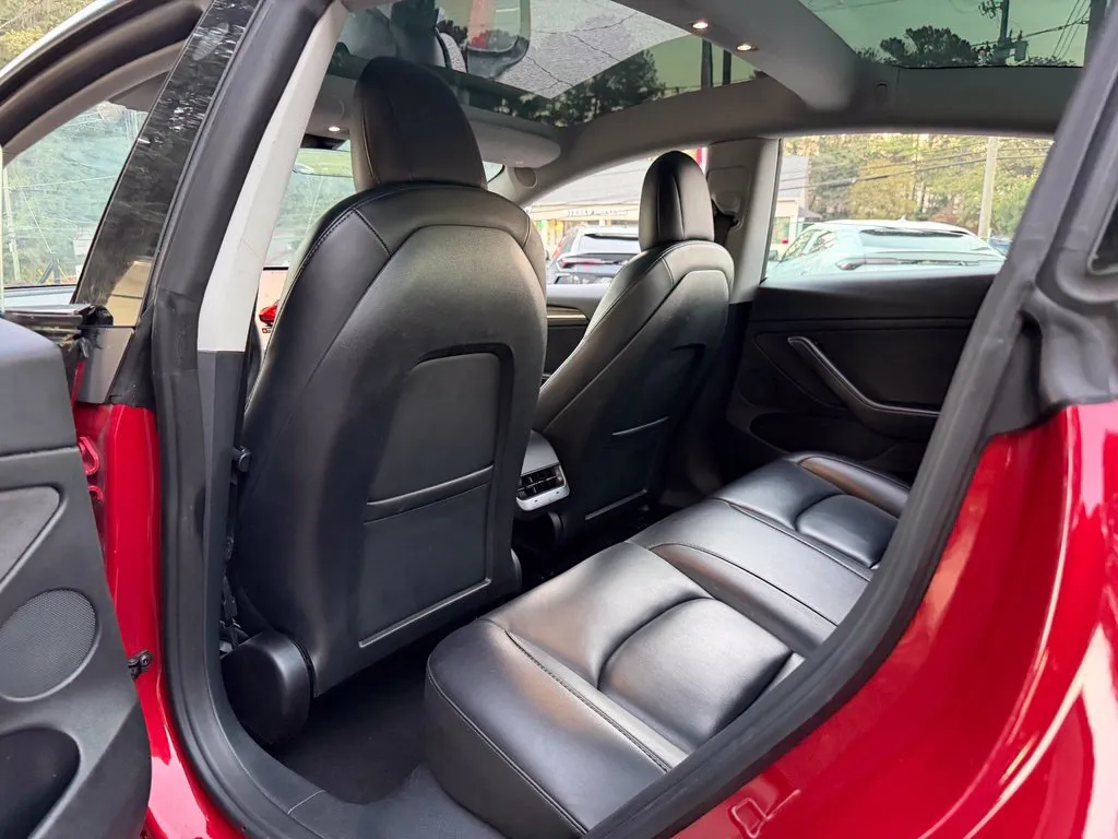 Tesla Model 3 photo 30