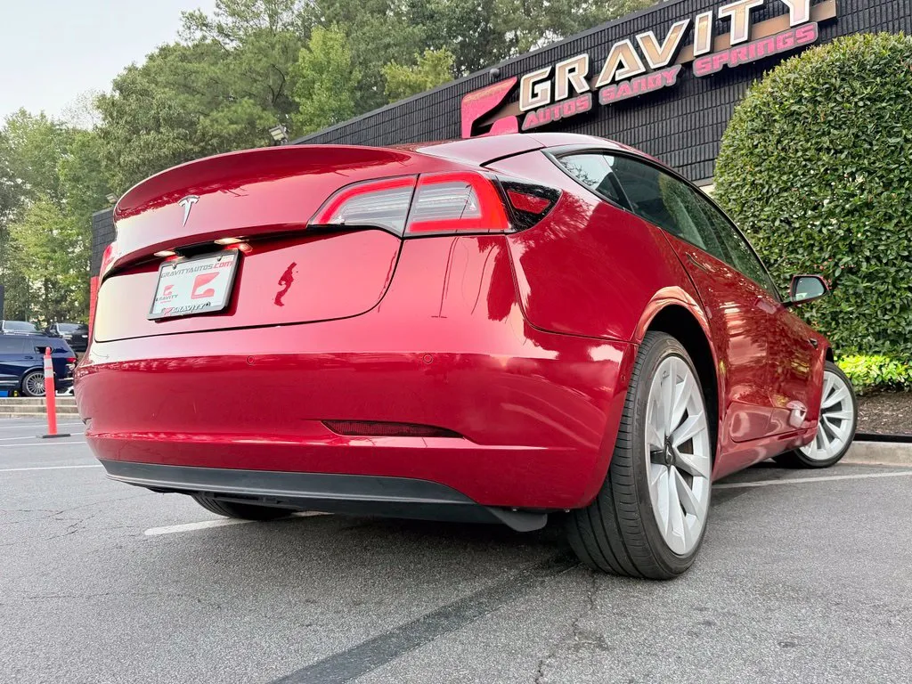 Tesla Model 3 photo 13