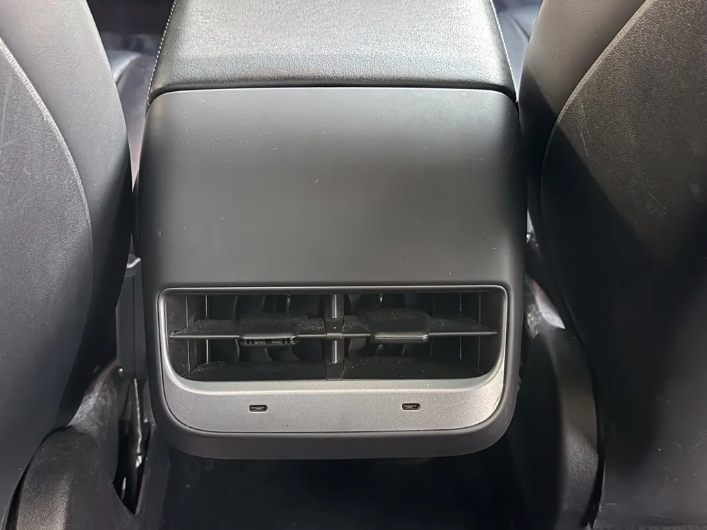 Tesla Model 3 photo 49