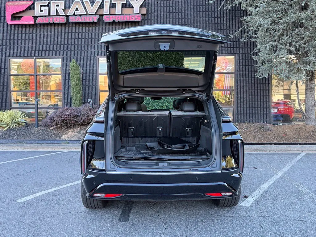 Cadillac Lyriq photo 17