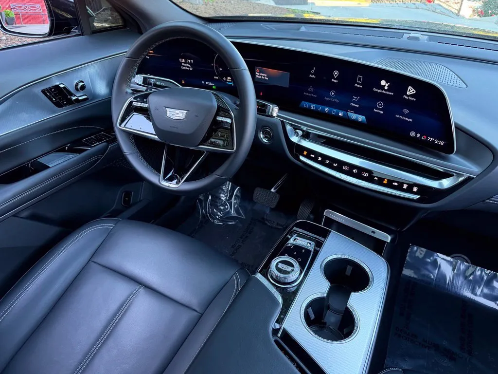 Cadillac Lyriq photo 39