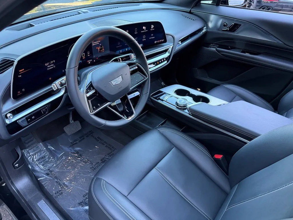 Cadillac Lyriq photo 24