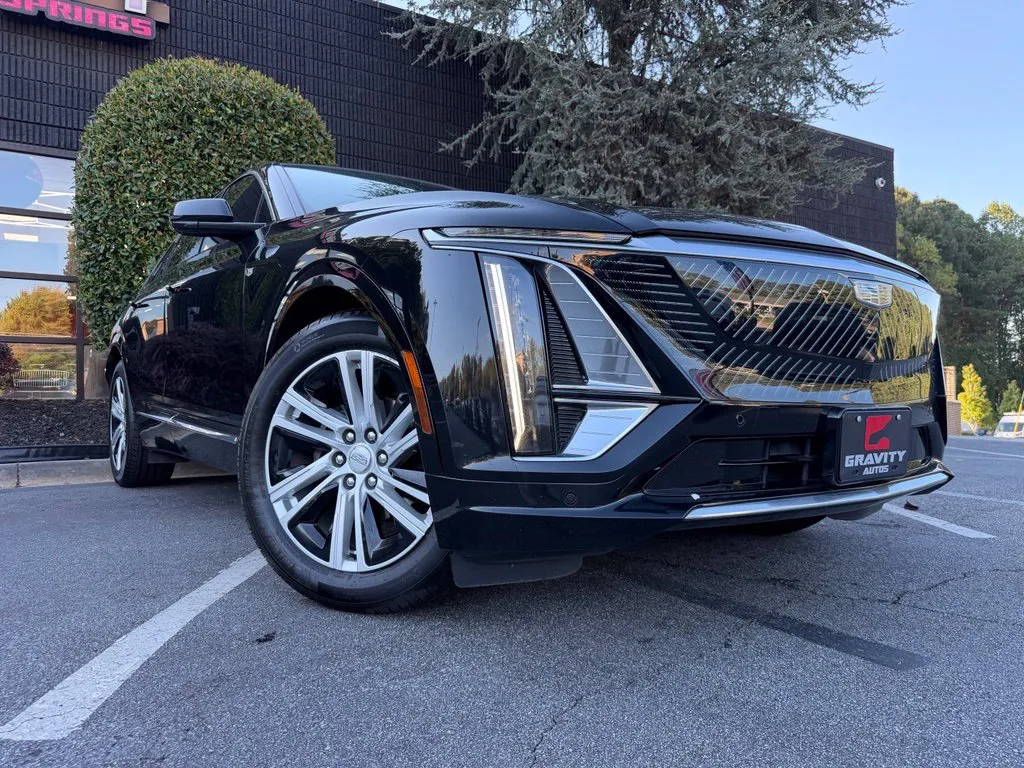 Cadillac Lyriq photo 8