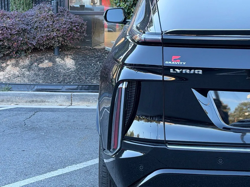 Cadillac Lyriq photo 15
