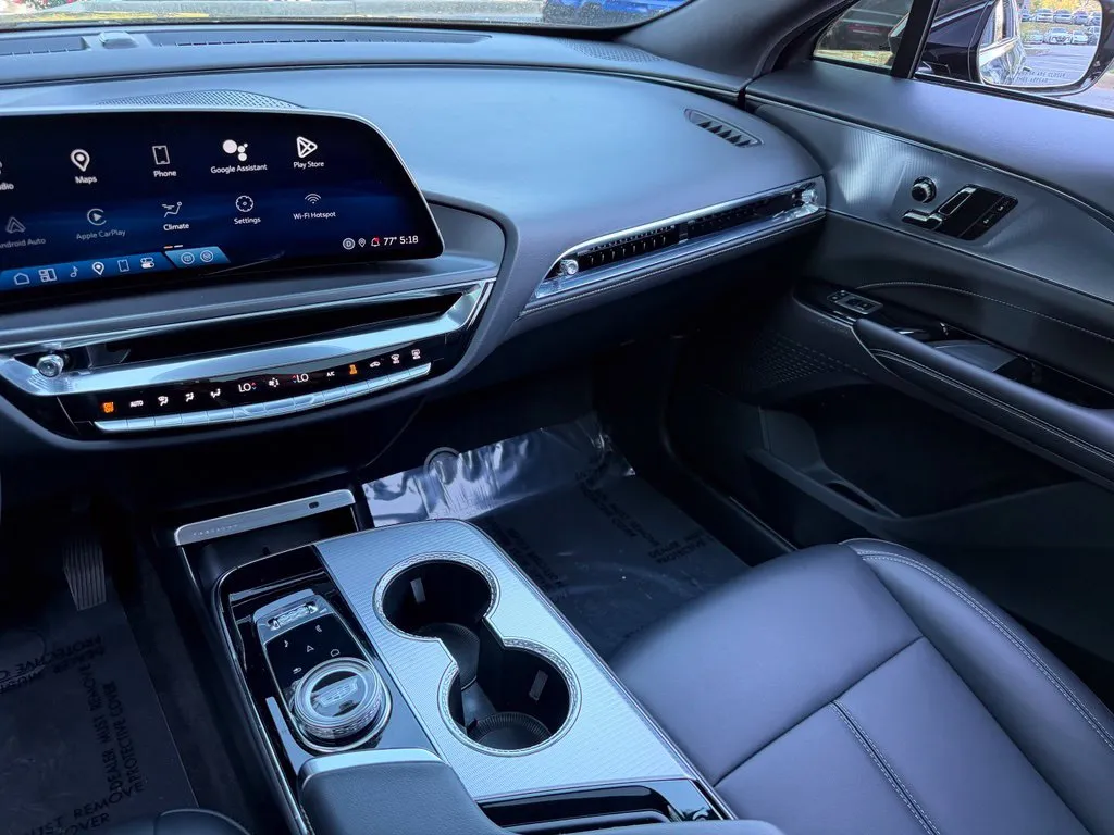Cadillac Lyriq photo 40