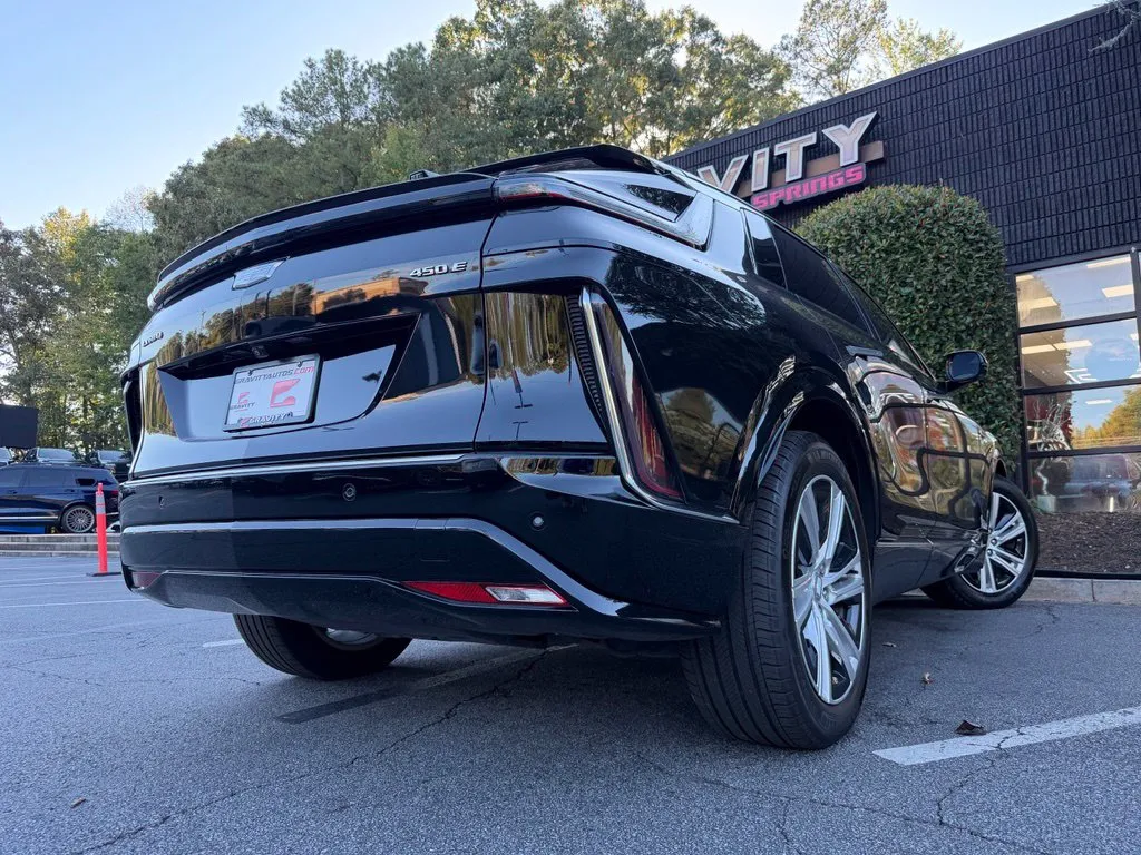 Cadillac Lyriq photo 13