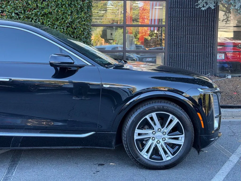 Cadillac Lyriq photo 23