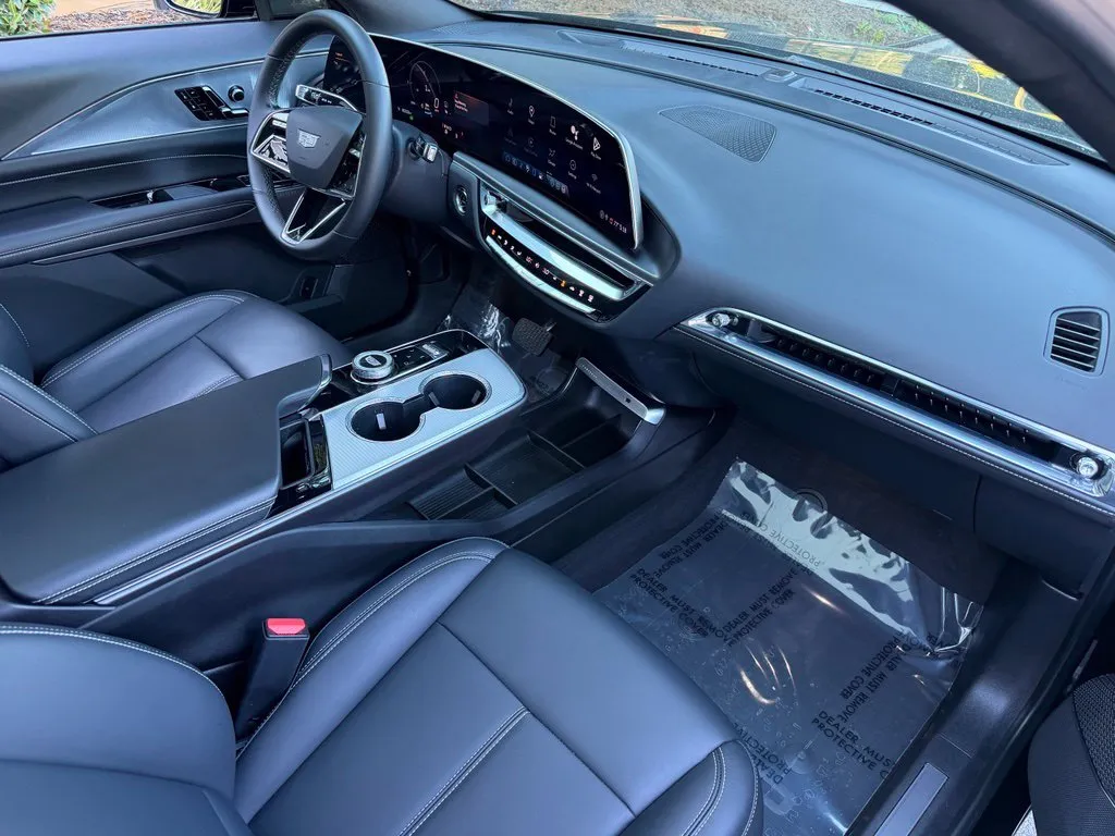 Cadillac Lyriq photo 32