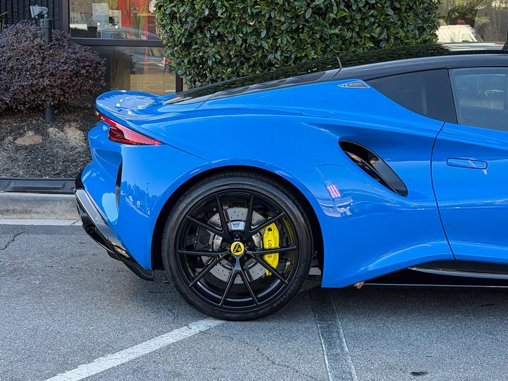 Lotus Emira photo 19