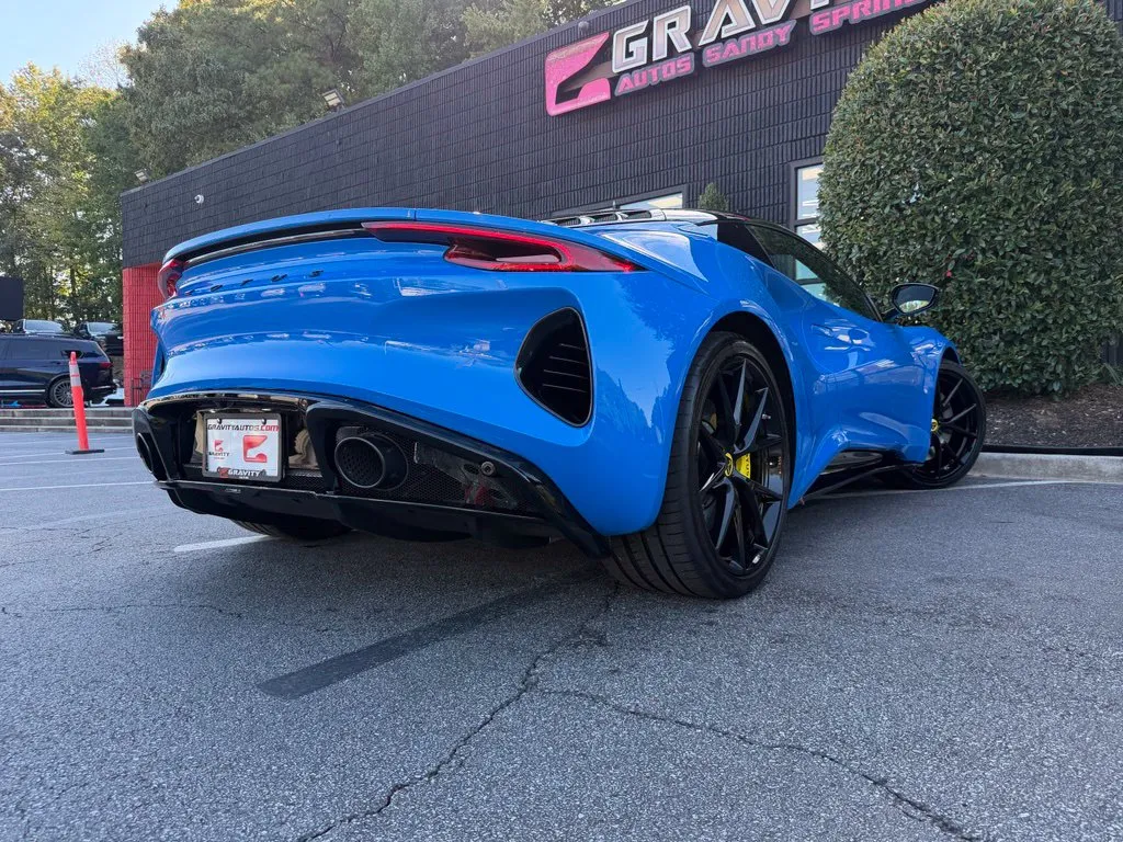 Lotus Emira photo 12
