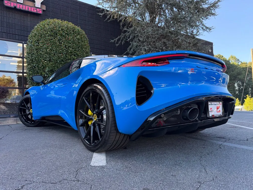Lotus Emira photo 17