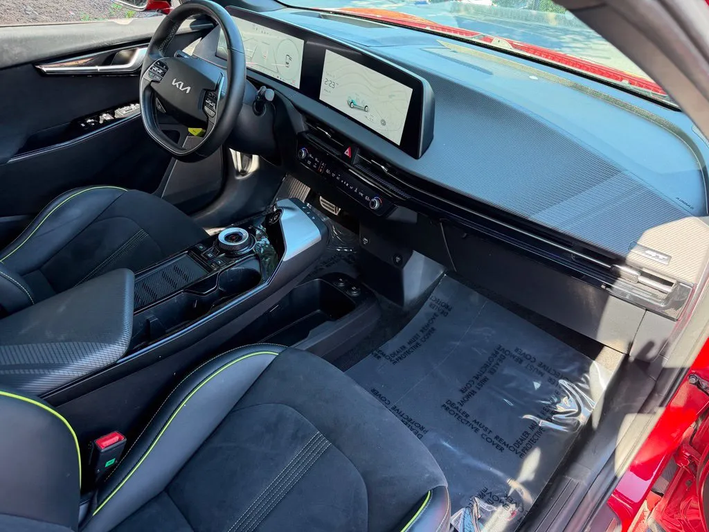 Kia EV6 photo 32