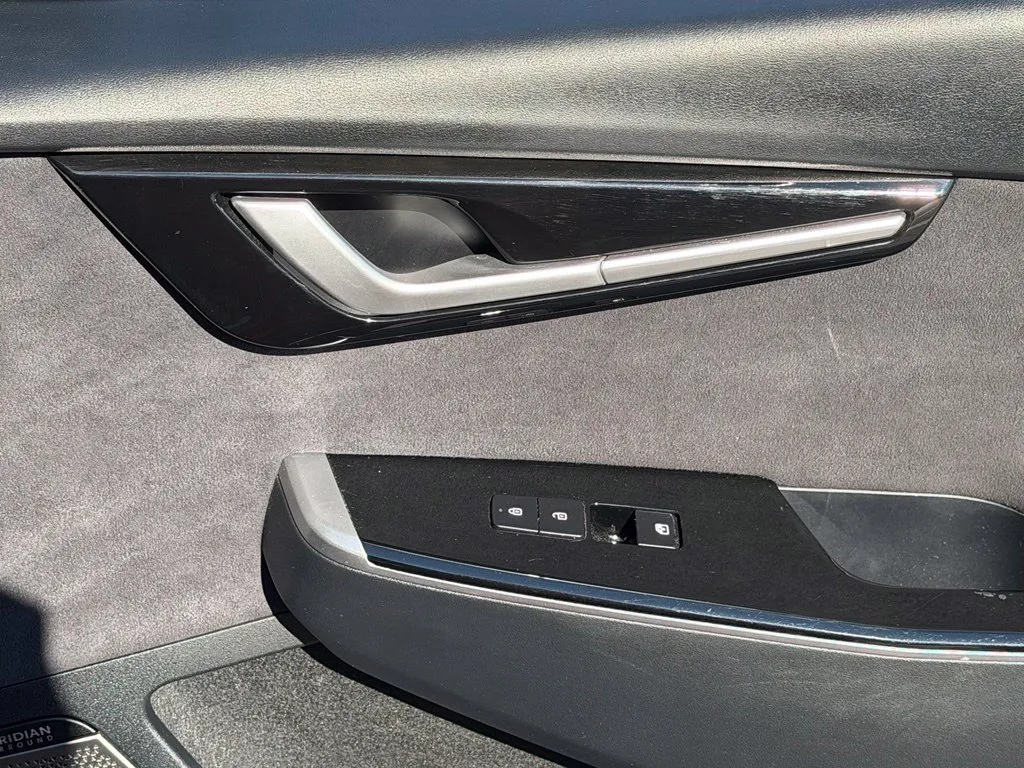 Kia EV6 photo 36
