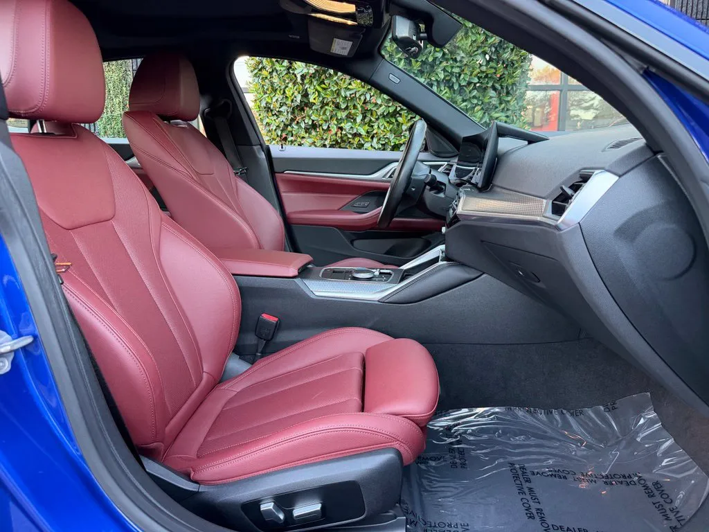 BMW i4 photo 34