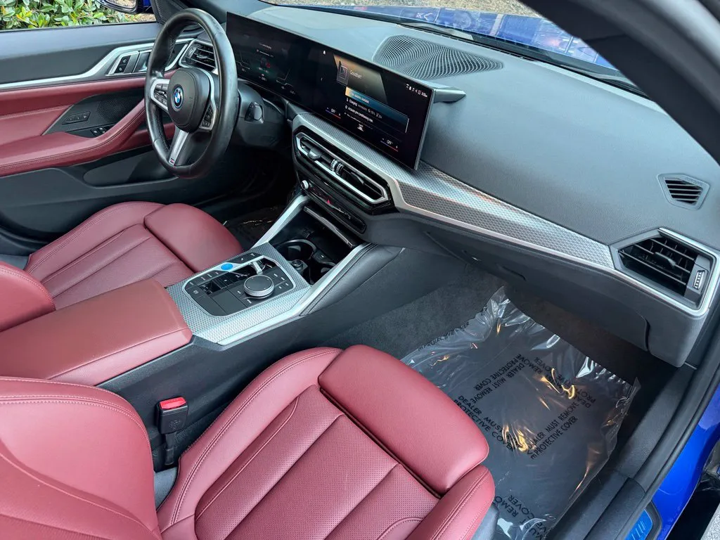 BMW i4 photo 33