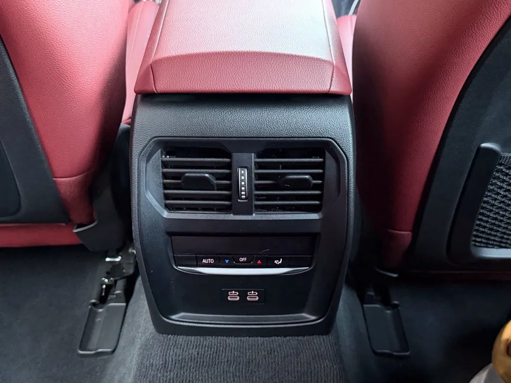 BMW i4 photo 51
