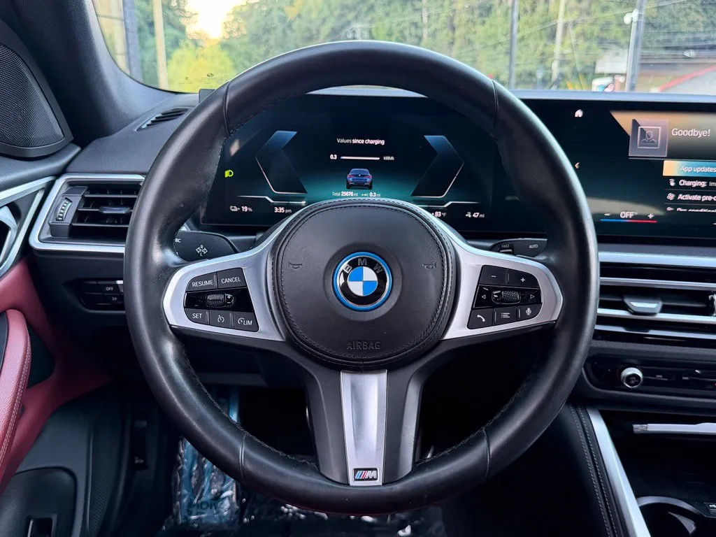 BMW i4 photo 44