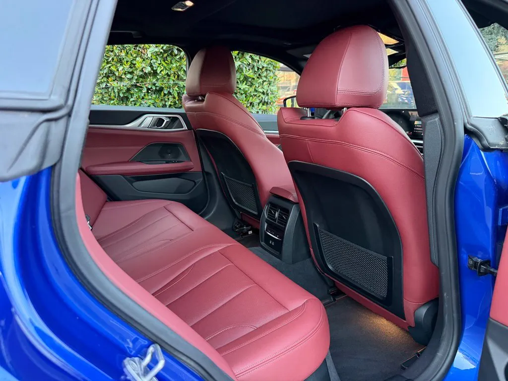 BMW i4 photo 39