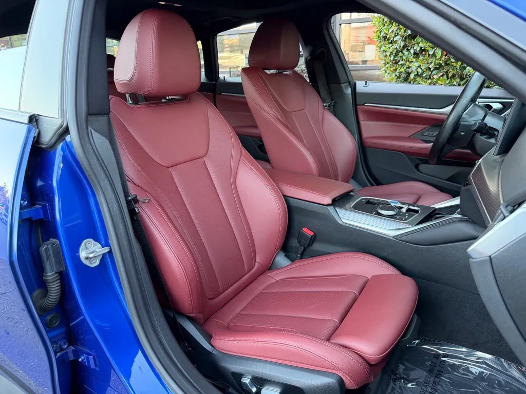 BMW i4 photo 35