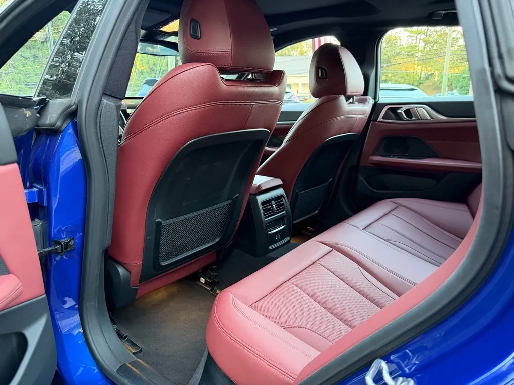 BMW i4 photo 31