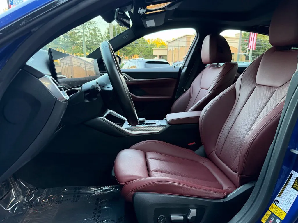 BMW i4 photo 25