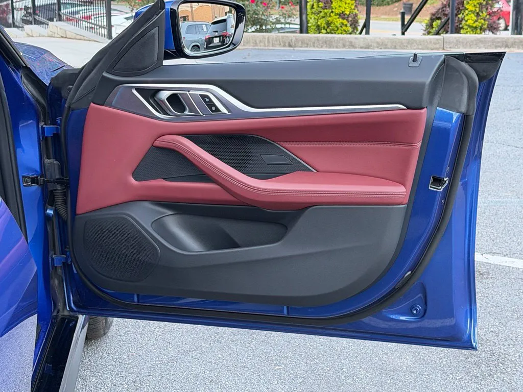 BMW i4 photo 37