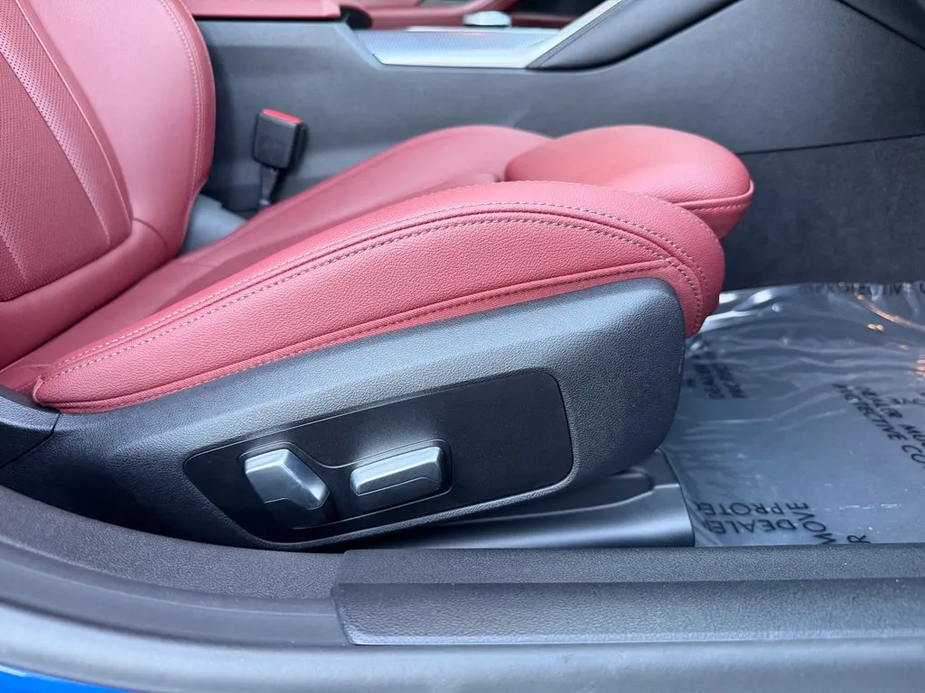 BMW i4 photo 36