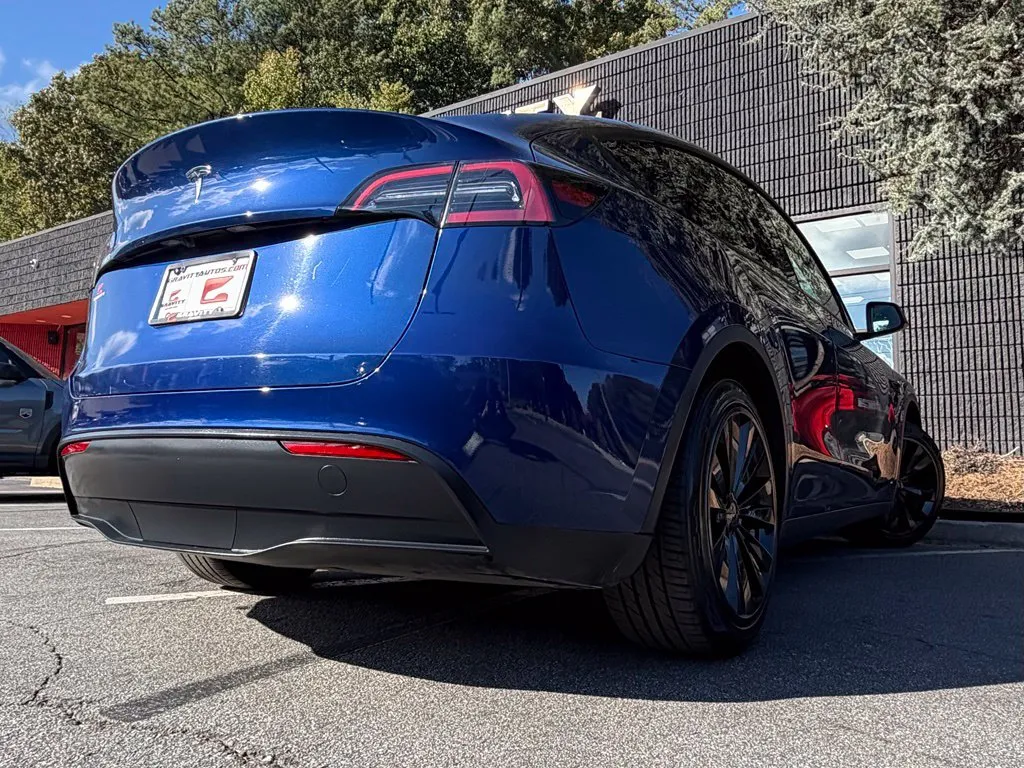 Tesla Model Y photo 13