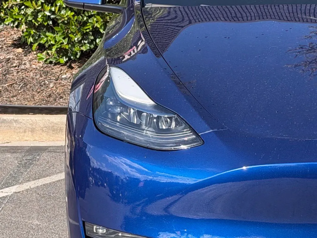 Tesla Model Y photo 4