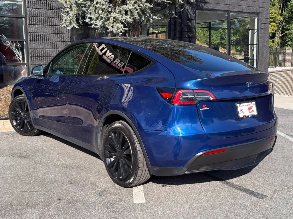 Tesla Model Y photo 19