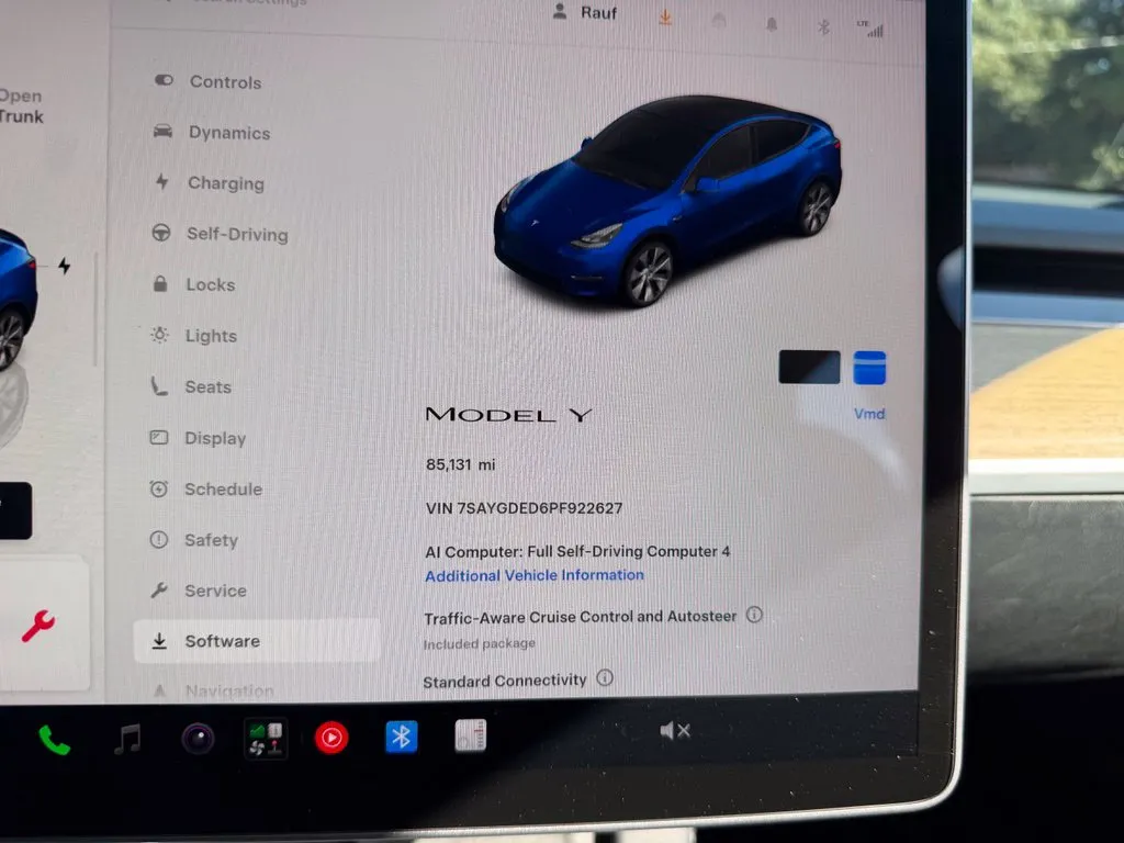 Tesla Model Y photo 52