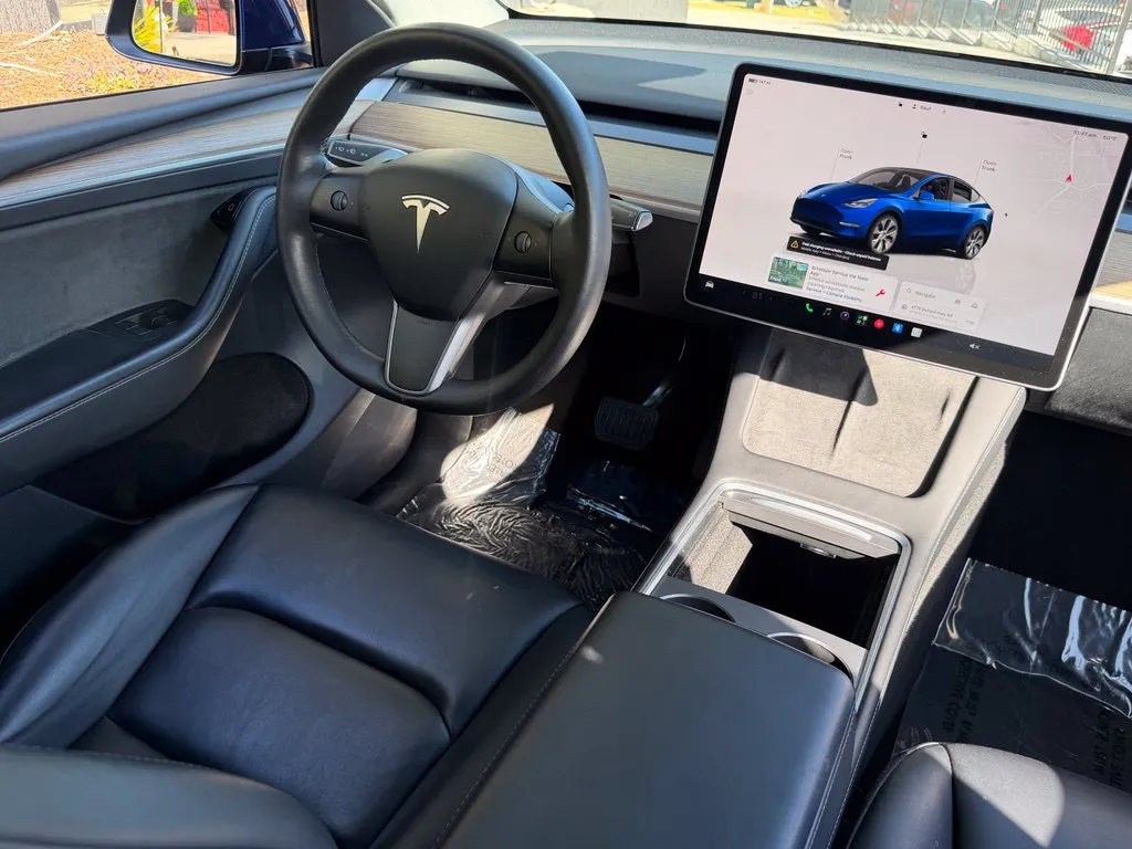 Tesla Model Y photo 41