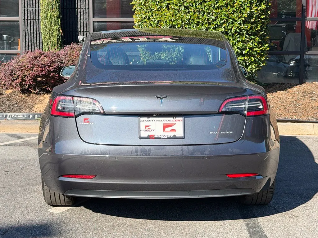 Tesla Model 3 photo 14