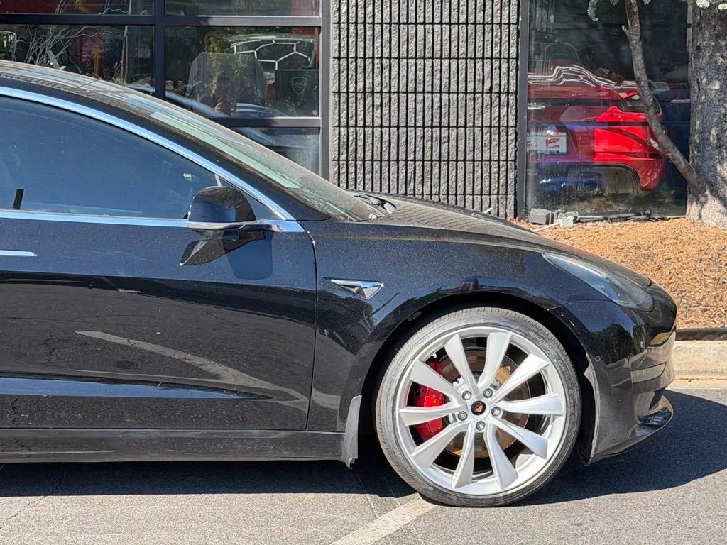 Tesla Model 3 photo 23