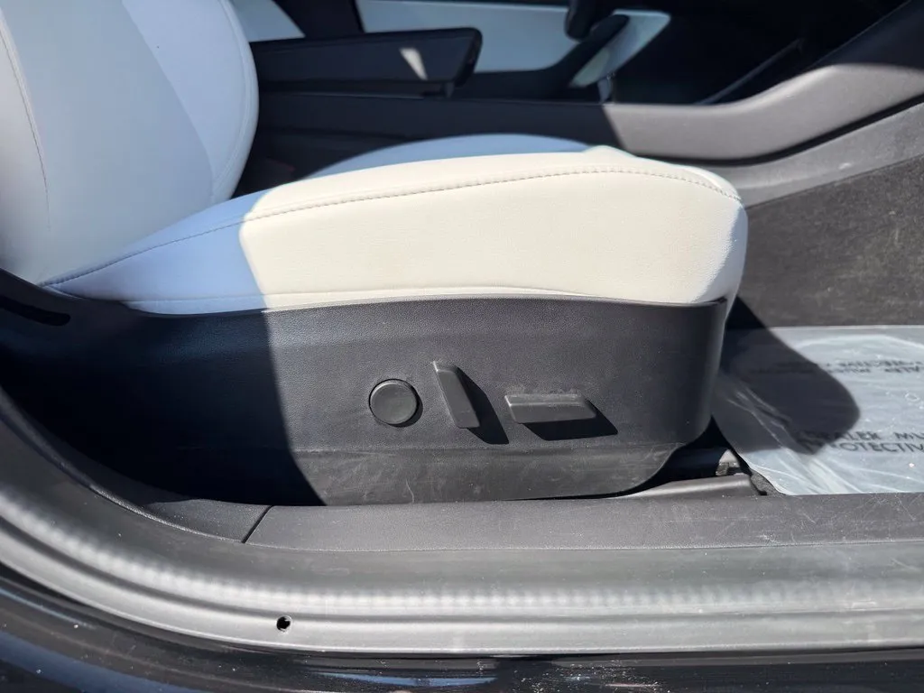 Tesla Model 3 photo 34