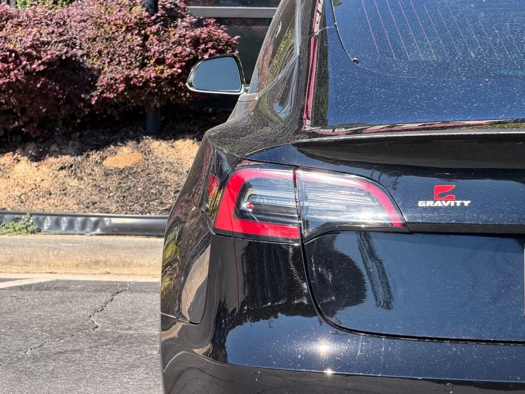 Tesla Model 3 photo 15