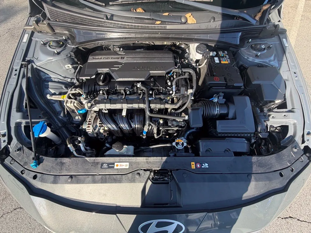 Hyundai Elantra photo 6