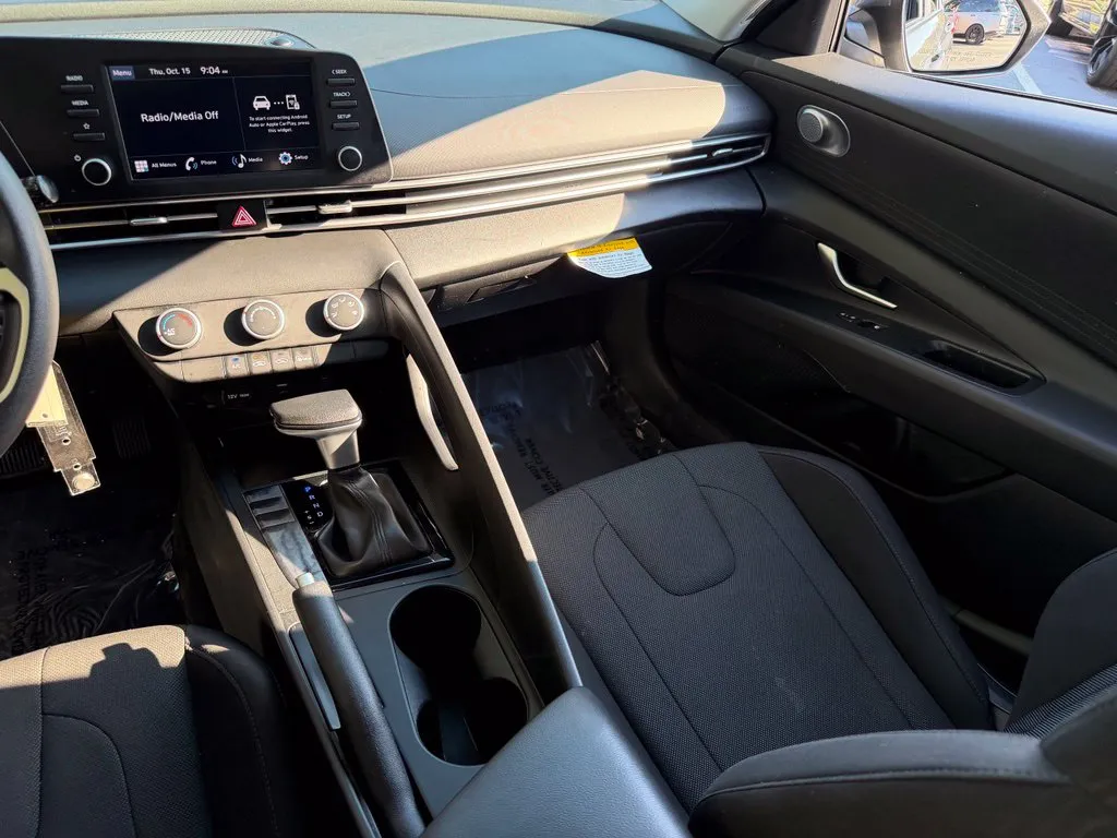 Hyundai Elantra photo 39