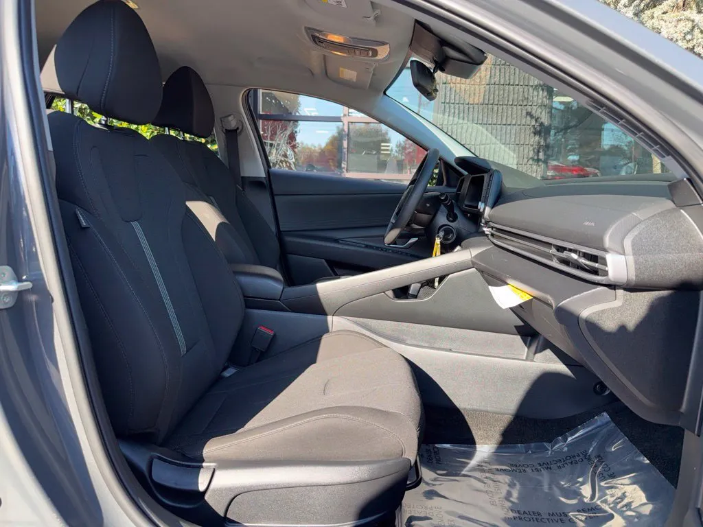 Hyundai Elantra photo 31
