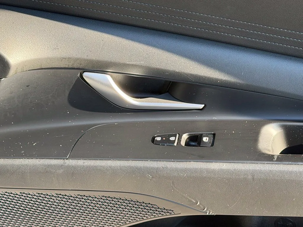 Hyundai Elantra photo 34