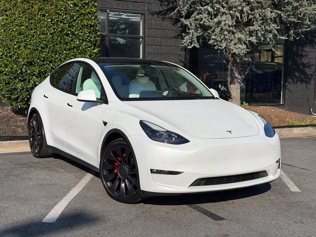 Tesla Model Y photo 7