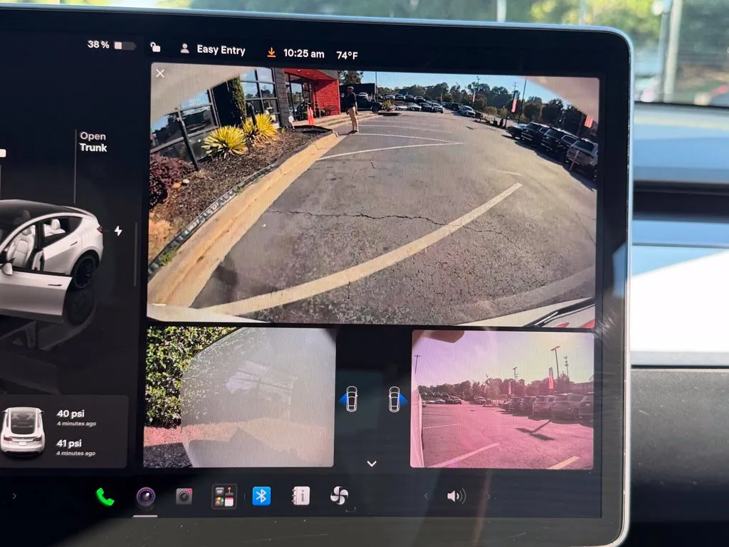 Tesla Model Y photo 51