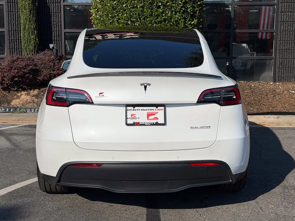 Tesla Model Y photo 14