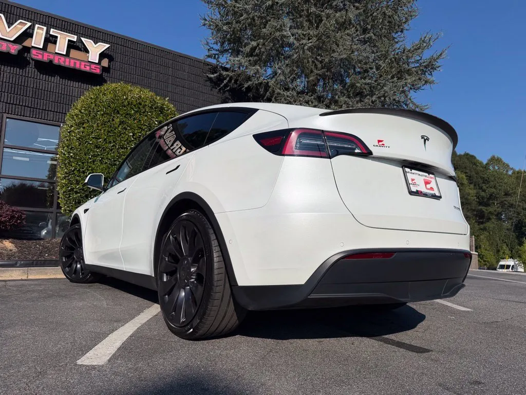 Tesla Model Y photo 20
